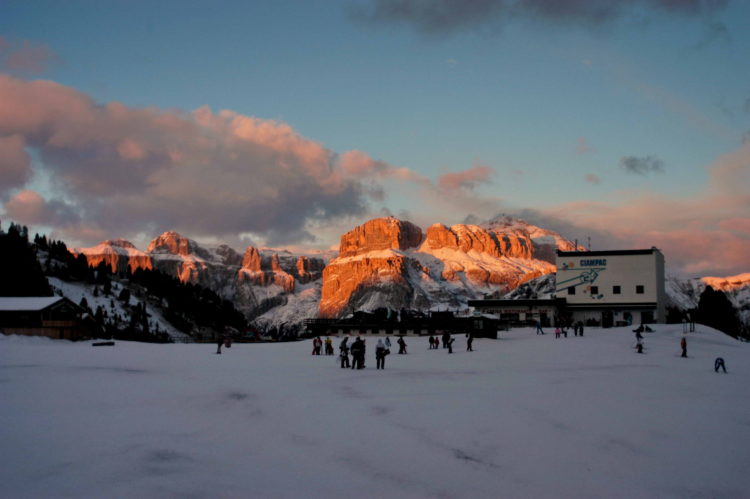 dolomiti al tramonto viste dal rifugio Ciampac